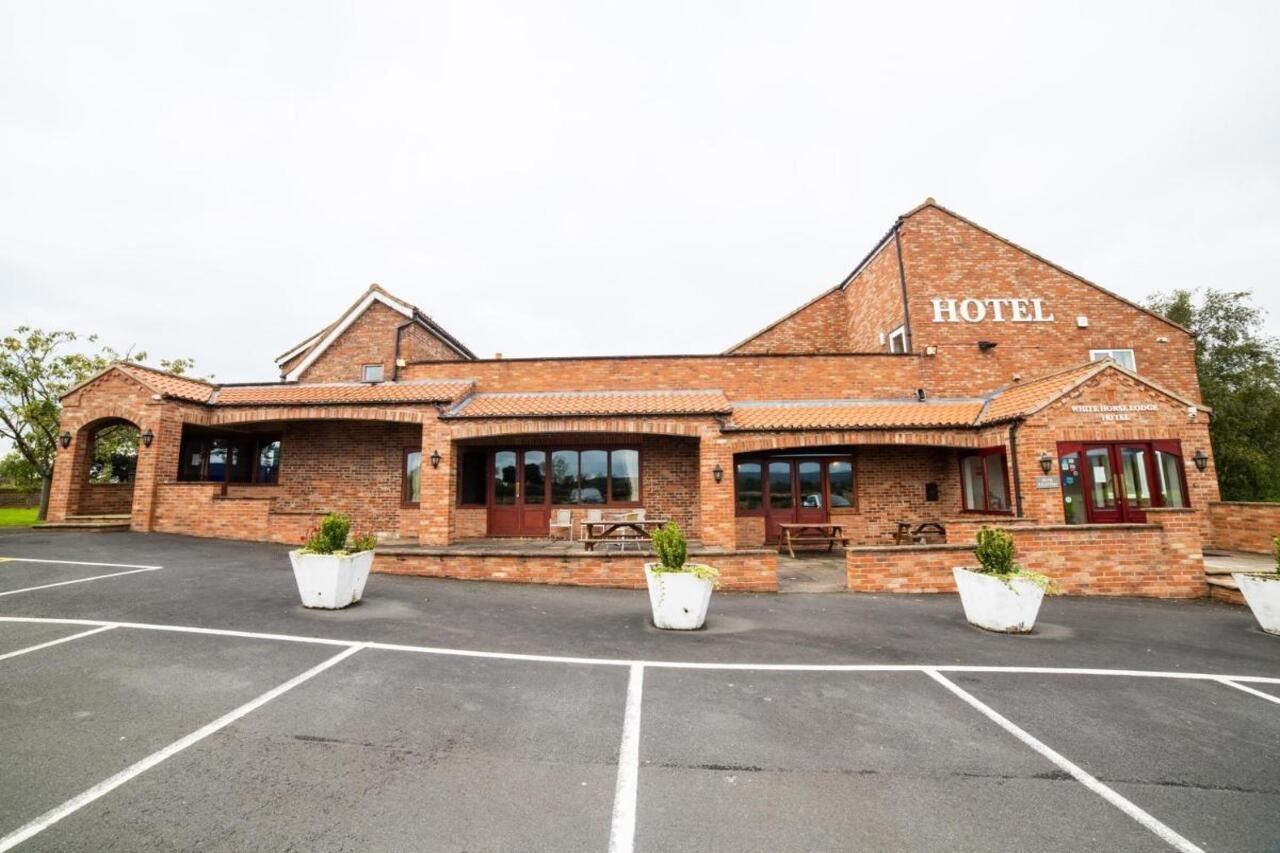 Oyo White Horse Lodge Hotel, East Thirsk Bagby エクステリア 写真