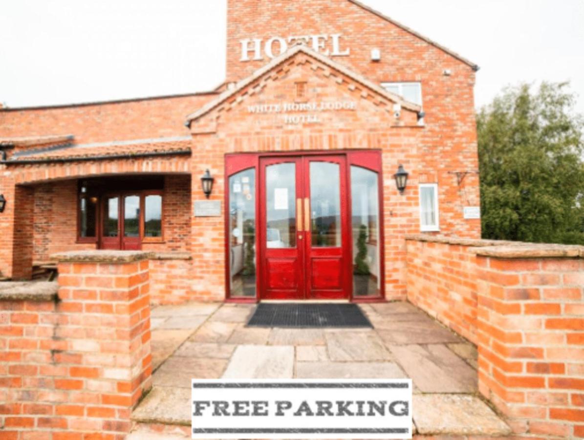 Oyo White Horse Lodge Hotel, East Thirsk Bagby エクステリア 写真
