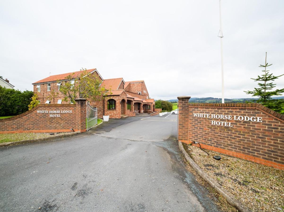 Oyo White Horse Lodge Hotel, East Thirsk Bagby エクステリア 写真